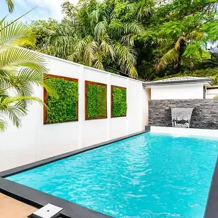 Stylish Modern Home With A Tranquil Outdoor Oasis, Spacious Open Floor Plan, And Private Swimming Pool
